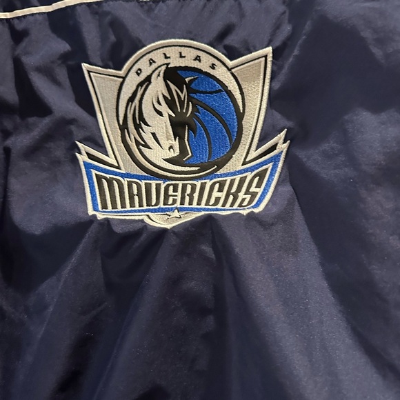 Youth large (14/16) Dallas Mavericks zip up wind breaker jacket - Picture 8 of 8